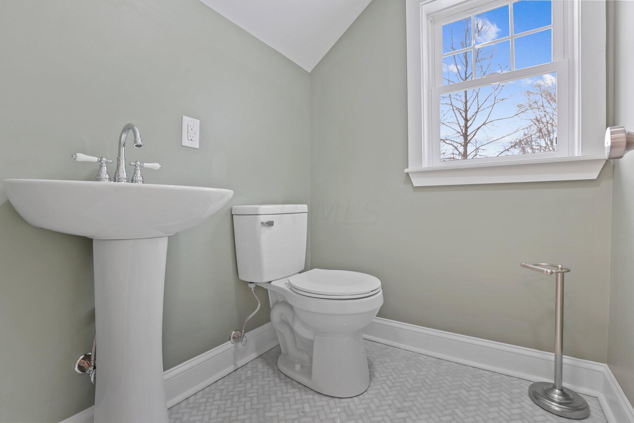 111 Avalon Road Mount Vernon, OH 43050 - Photo 14 of 42 21-web-or-mls-BS5A5544