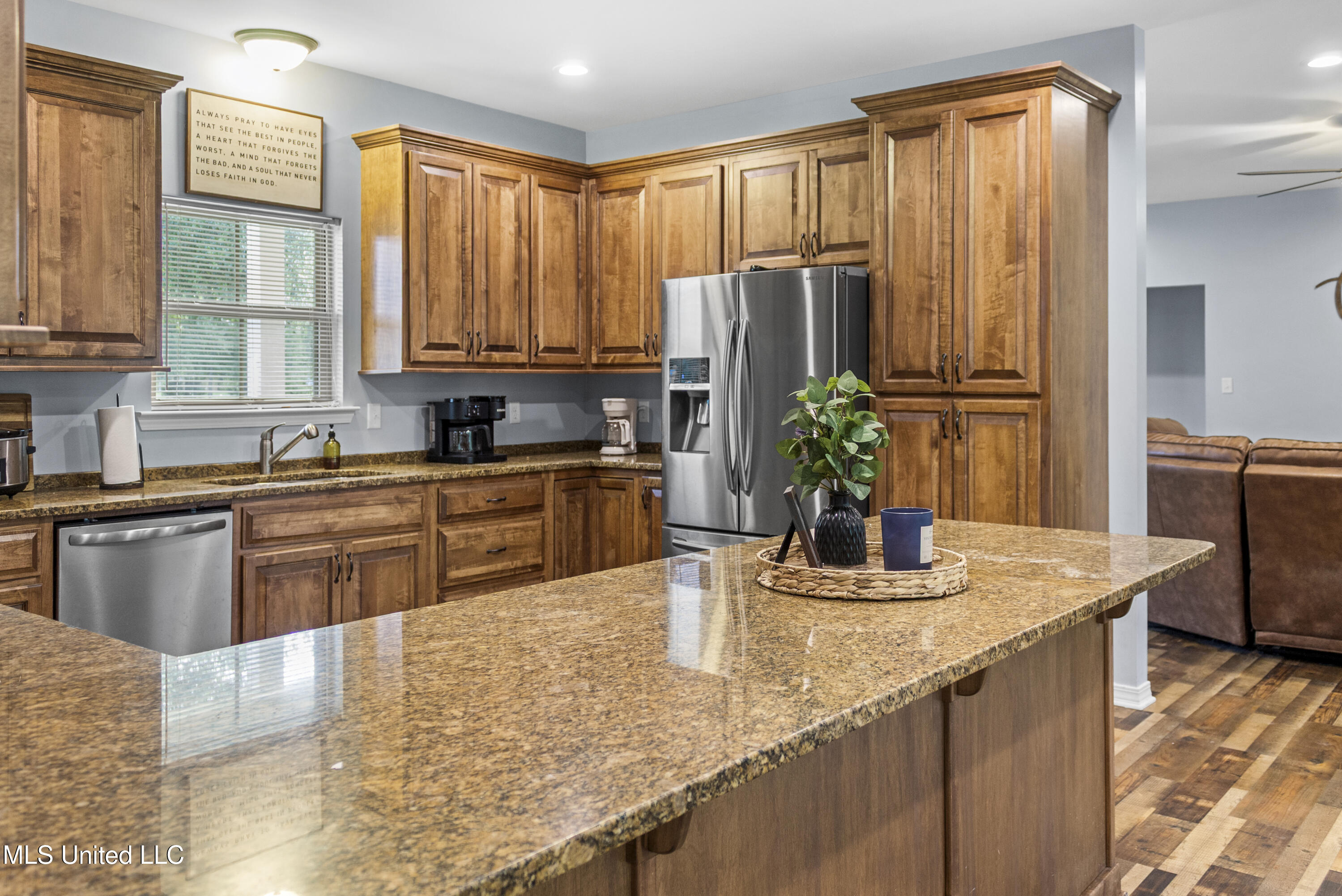 9517 Dunn Road Moss Point, MS 39562 - Photo 11 of 28 IMG_3877