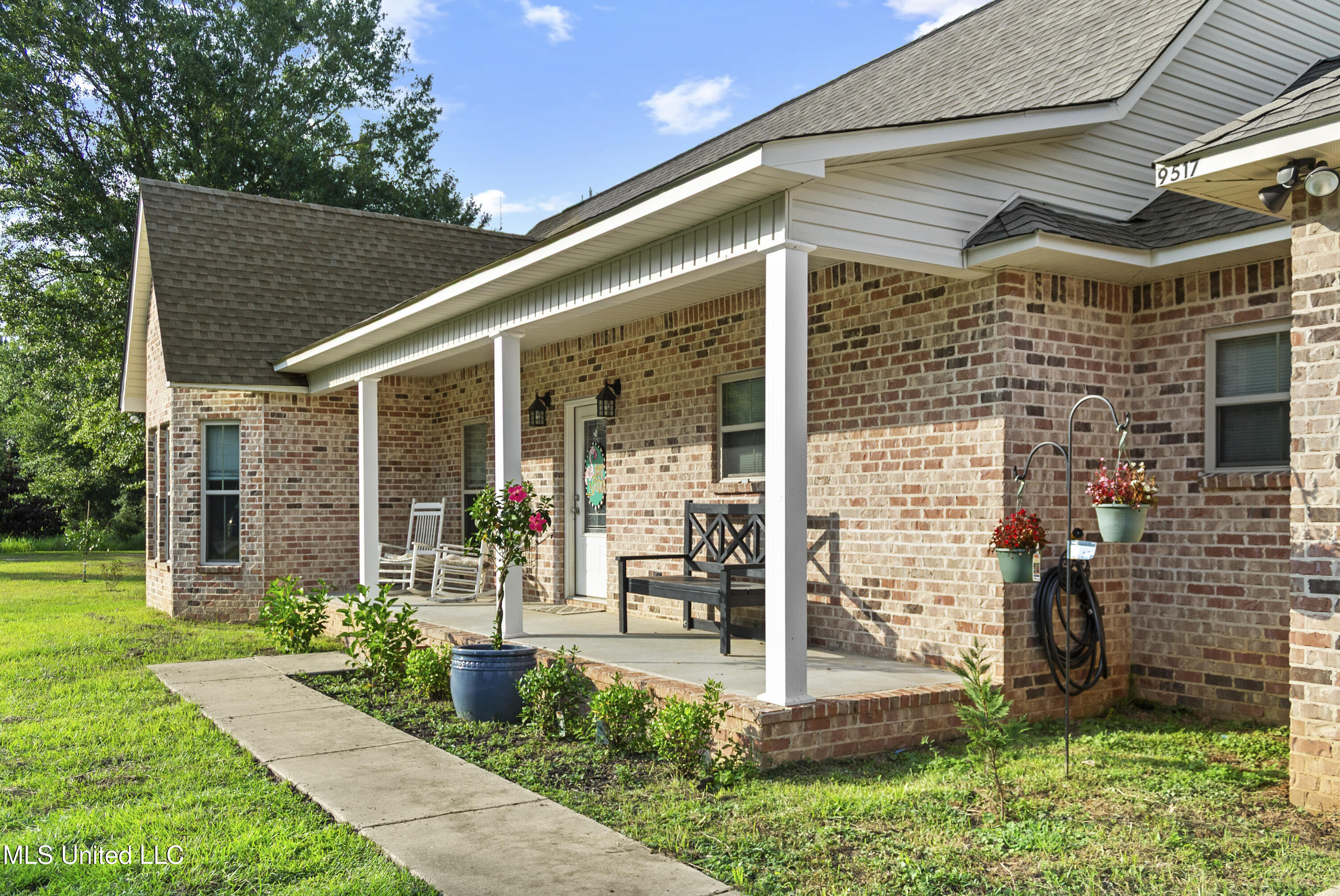 9517 Dunn Road Moss Point, MS 39562 - Photo 4 of 28 IMG_3844