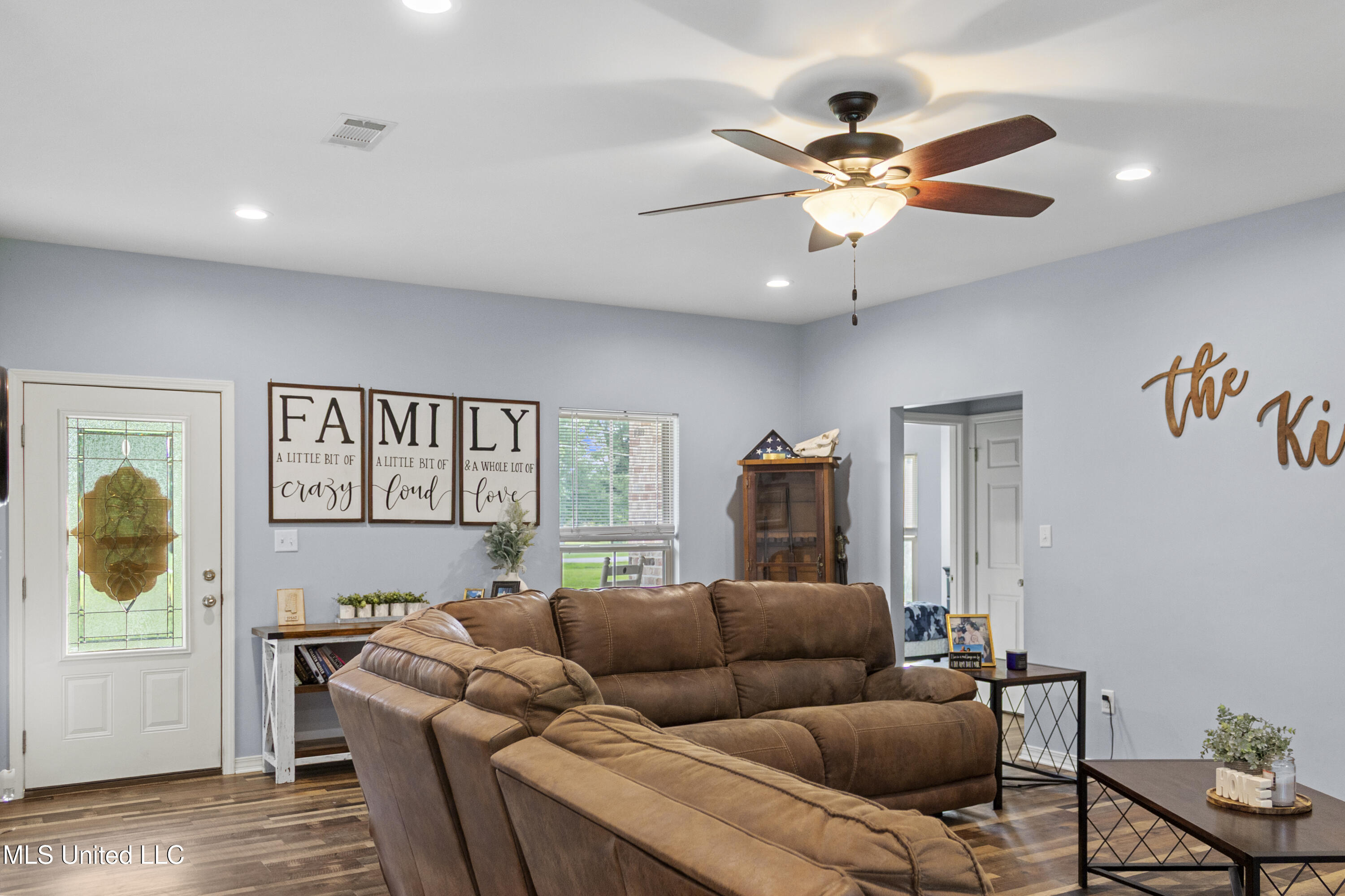 9517 Dunn Road Moss Point, MS 39562 - Photo 7 of 28 IMG_3856