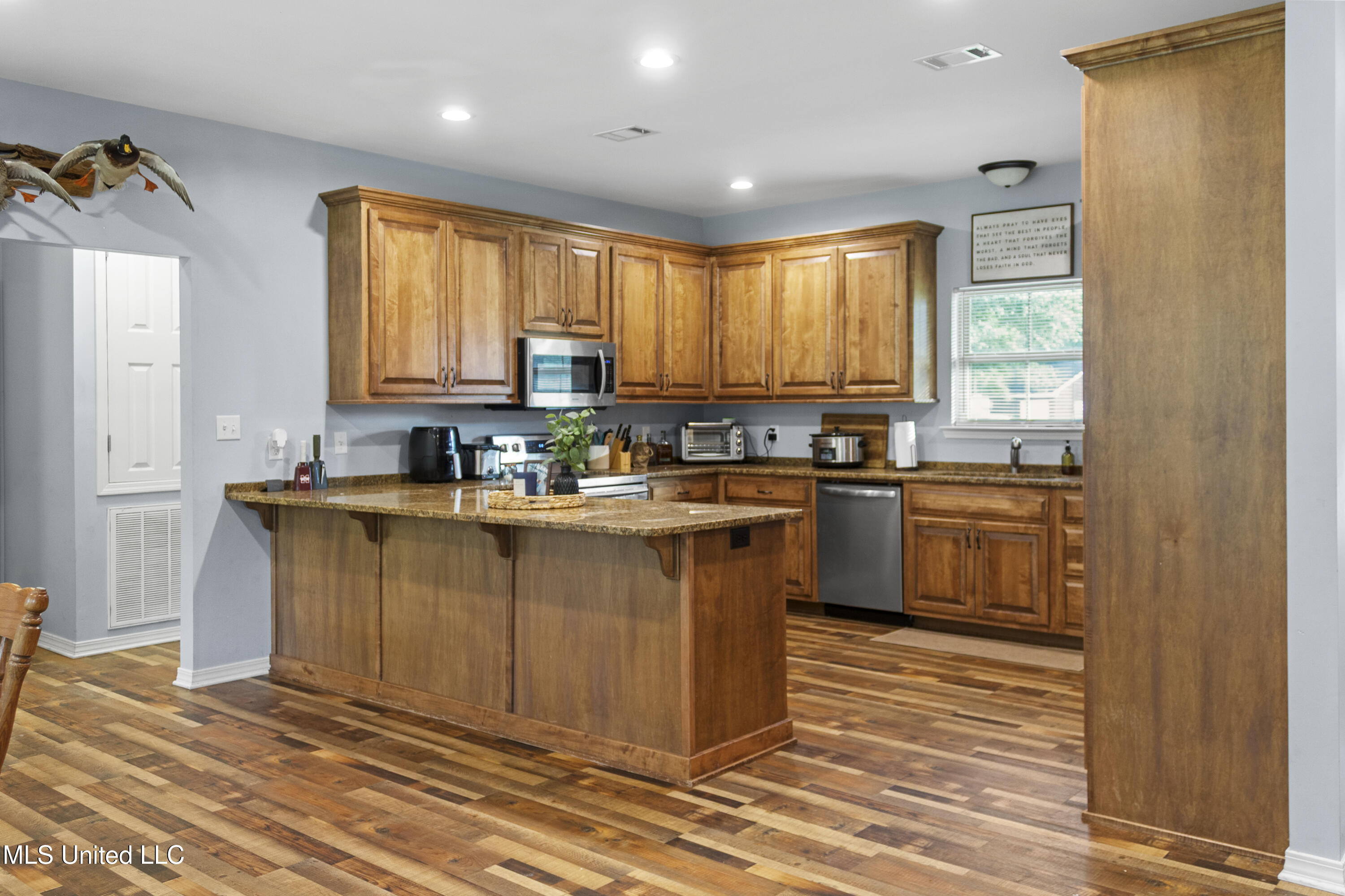 9517 Dunn Road Moss Point, MS 39562 - Photo 10 of 28 IMG_3871