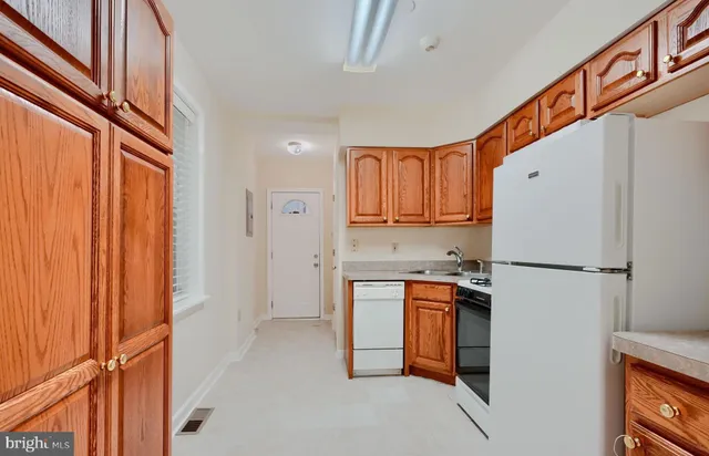 $2,950 | 2343 Eastern Avenue, Baltimore, MD 21224