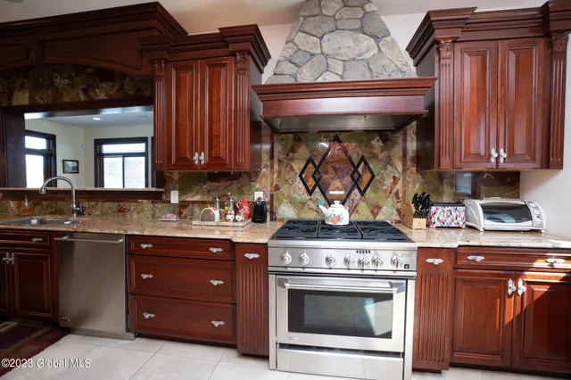 $1,399,900 | 1310 Currybush Road, Rotterdam, NY 12306