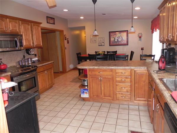 4 Cabral Way Wareham, MA 02571 - Photo 6 of 14 Gallery Image 6