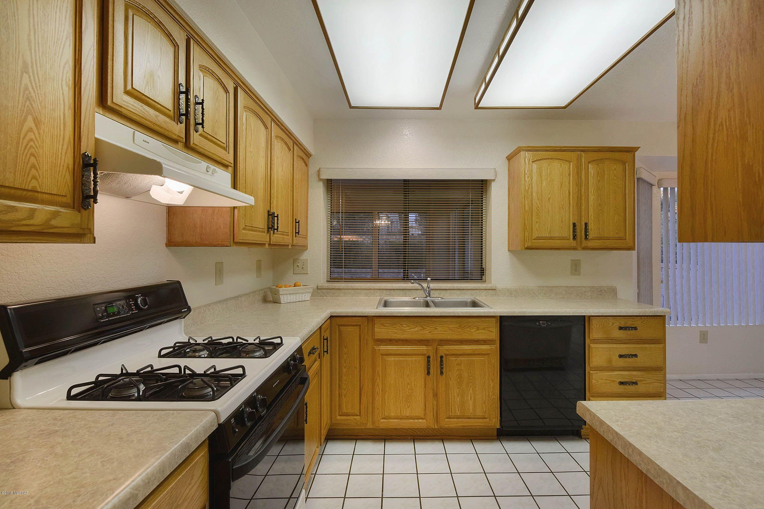 931 East Rising Sun Drive Tucson, AZ 85755 - Photo 4 of 22
