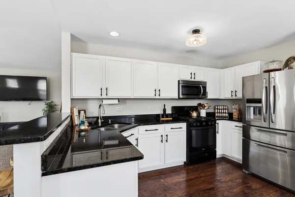 $259,900 | 222 Bakers Drive, Unit 222, Lakemoor, IL 60051