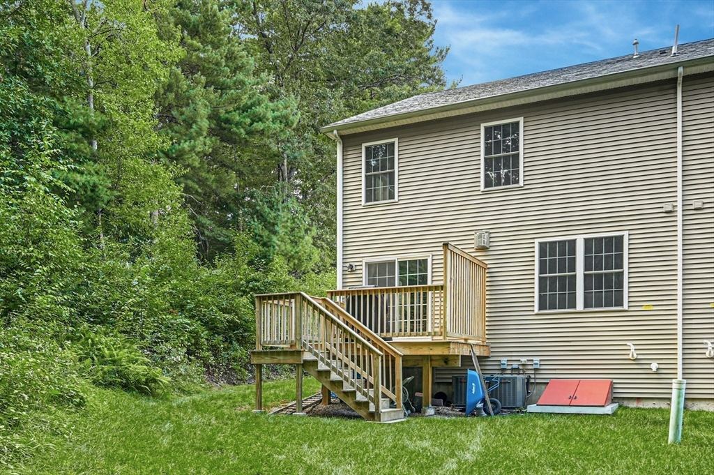 5 Peter Street, Unit D Uxbridge, MA 01569 - Photo 37 of 40