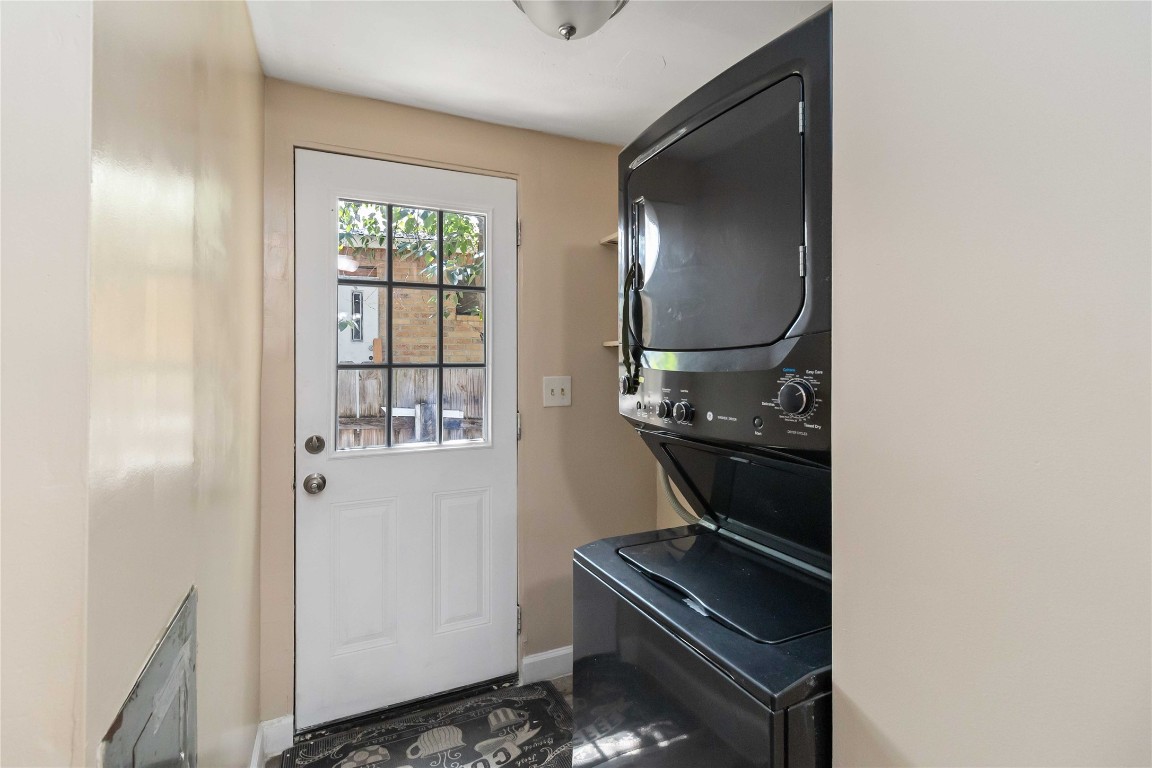 1002 Walter Street Austin, TX 78702 - Photo 14 of 31