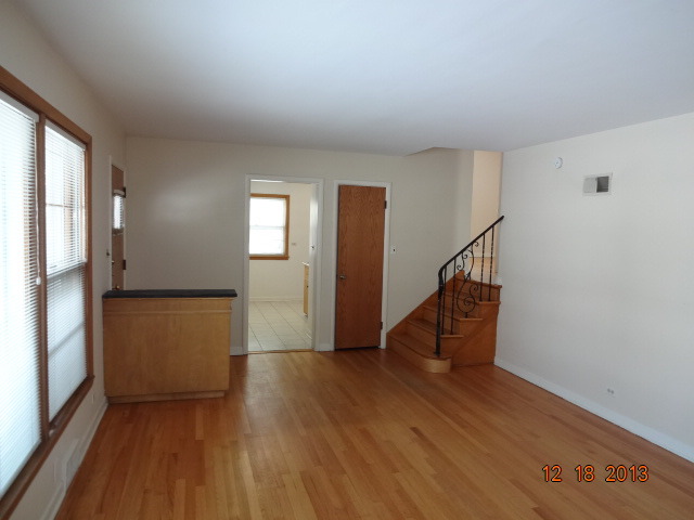 323 Romona Road Wilmette, IL 60091 - Photo 3 of 9