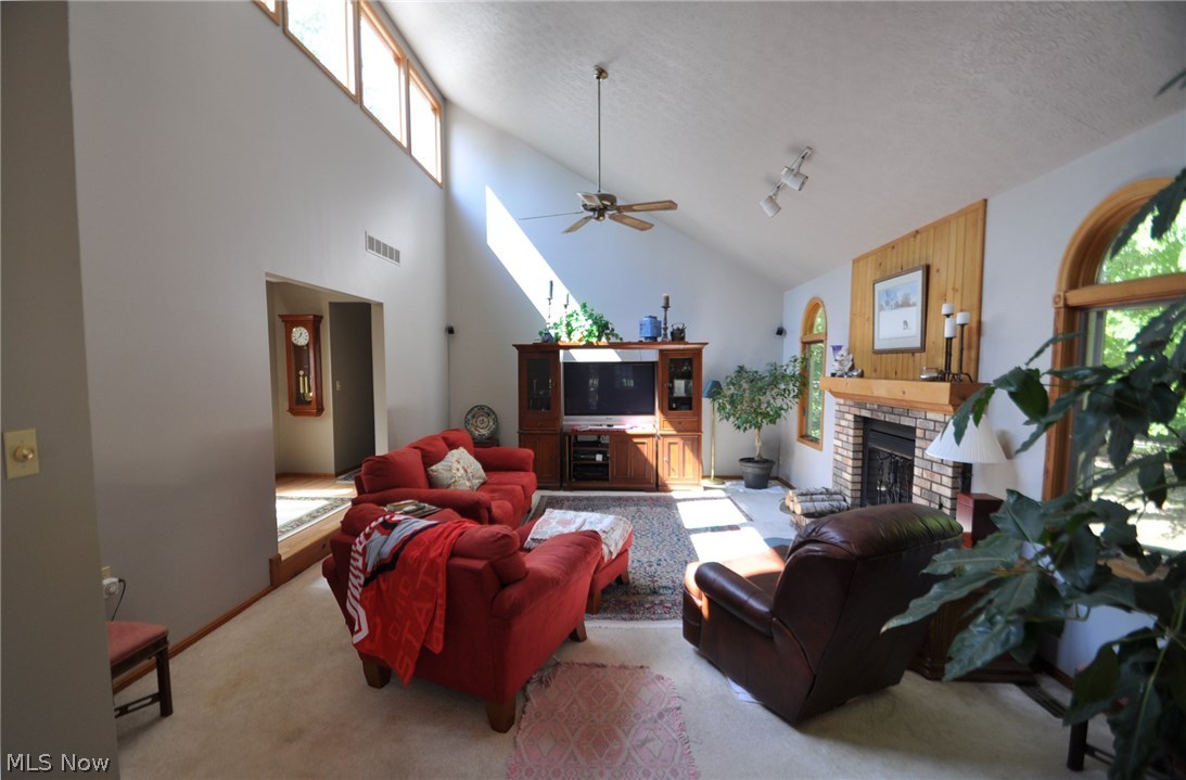 38872 Robson Road Grafton, OH 44044 - Photo 4 of 34 Gallery Image 4