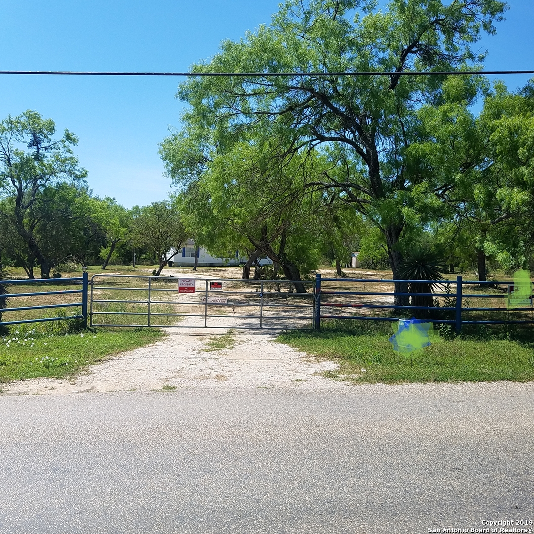 311 Covey Drive, Lytle, TX 78052 Compass