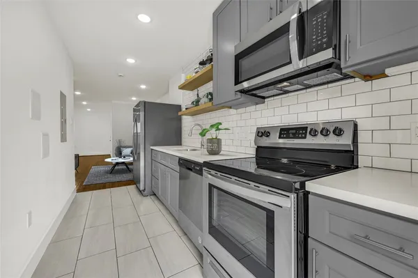 $1,585 | 6620 Lawndale Street, Unit 4, Houston, TX 77023