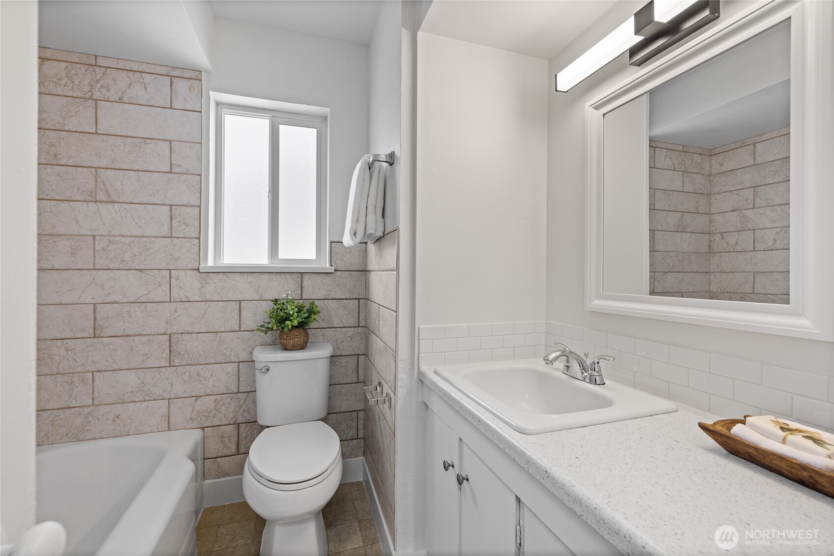 811 South Rochester Street Tacoma, WA 98465 - Photo 10 of 24 Gallery Image 10