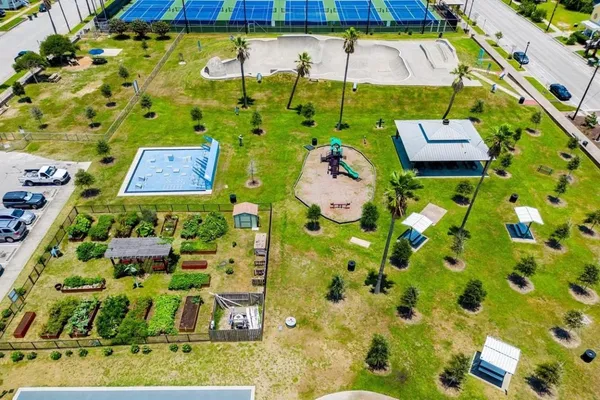 $2,350 | 2127 28th Street, Galveston, TX 77550