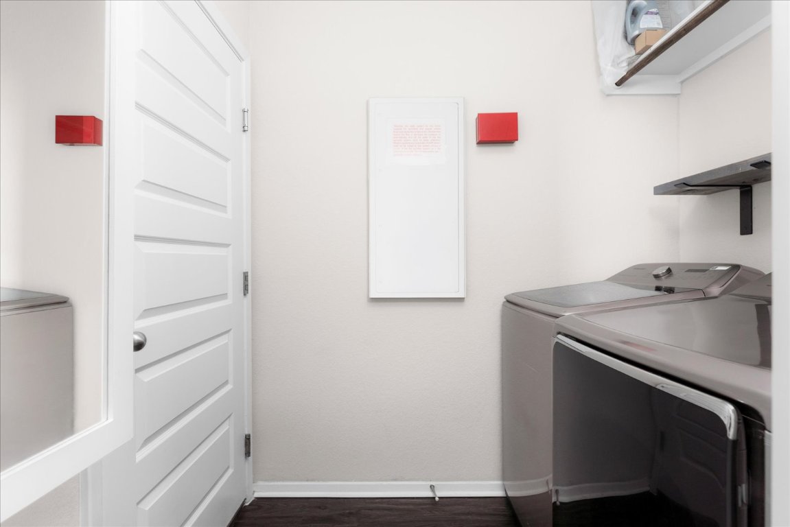2800 Joe Dimaggio Boulevard, Unit 100 Round Rock, TX 78665 - Photo 29 of 33 a bathroom with a sink and a mirror