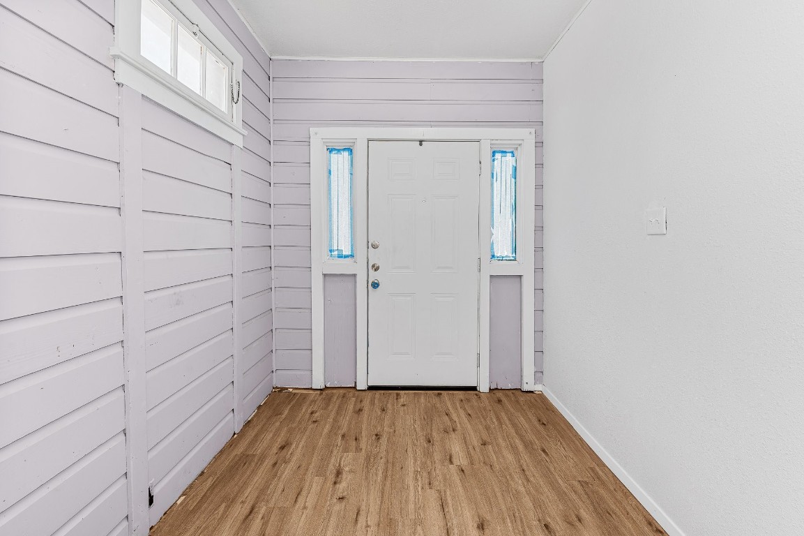 402 East 4th Street Taylor, TX 76574 - Photo 3 of 18 a view of small space