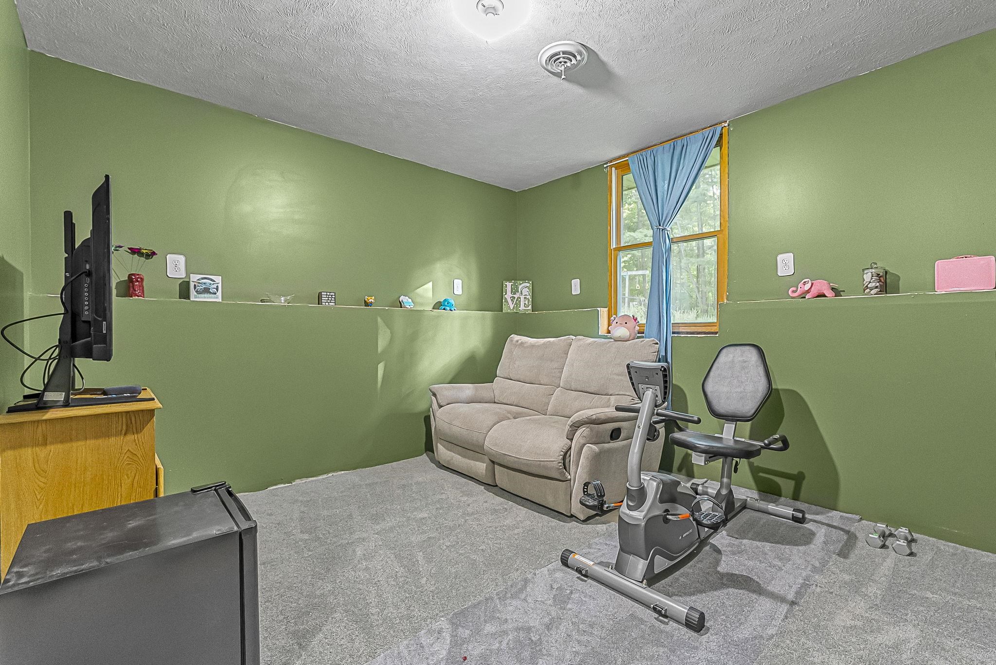 10583 Wildwood Road Interlochen, MI 49643 - Photo 13 of 35 1938484-5b76b848-8cce-4dcf-8a67-f7ab2895dcc0.JPG