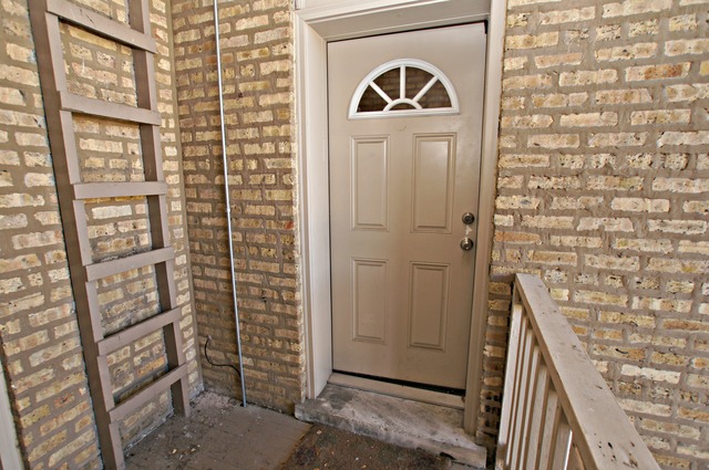 4110 North Keystone Avenue, Unit 3E Chicago, IL 60641 - Photo 21 of 21 a view of front door of house
