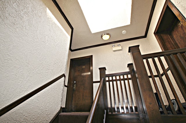 4110 North Keystone Avenue, Unit 3E Chicago, IL 60641 - Photo 5 of 21 a view of an entryway