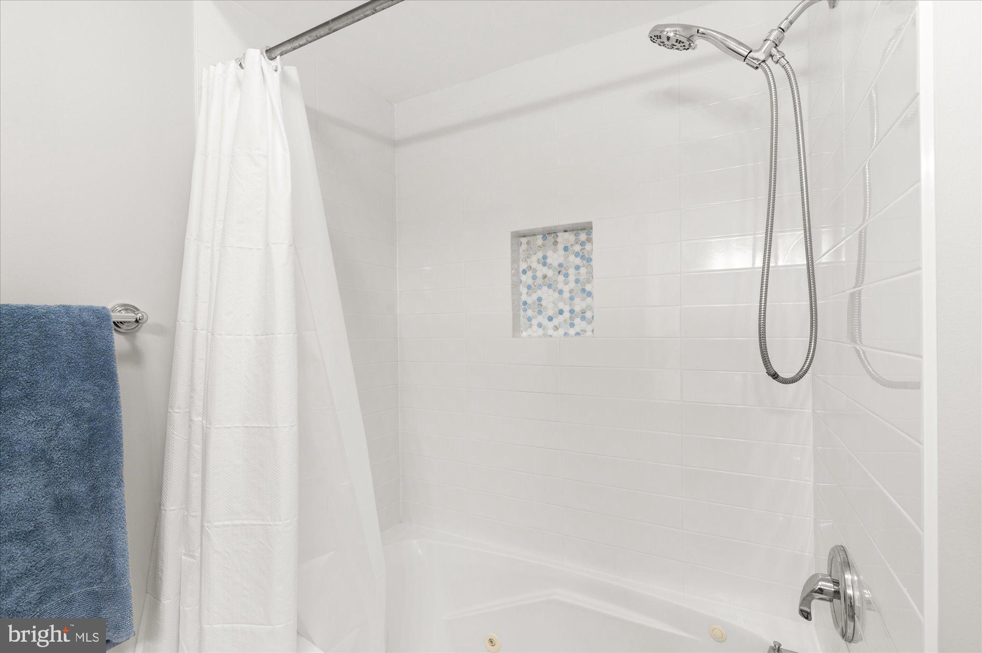 425 M Street Northwest, Unit F Washington, DC 20001 - Photo 12 of 24 Renovated full bath and shower