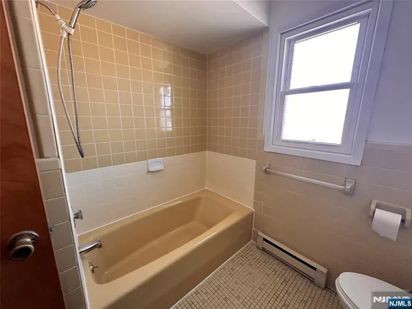 $1,750 | 333 Green Avenue, Unit 2, Lyndhurst, NJ 07071