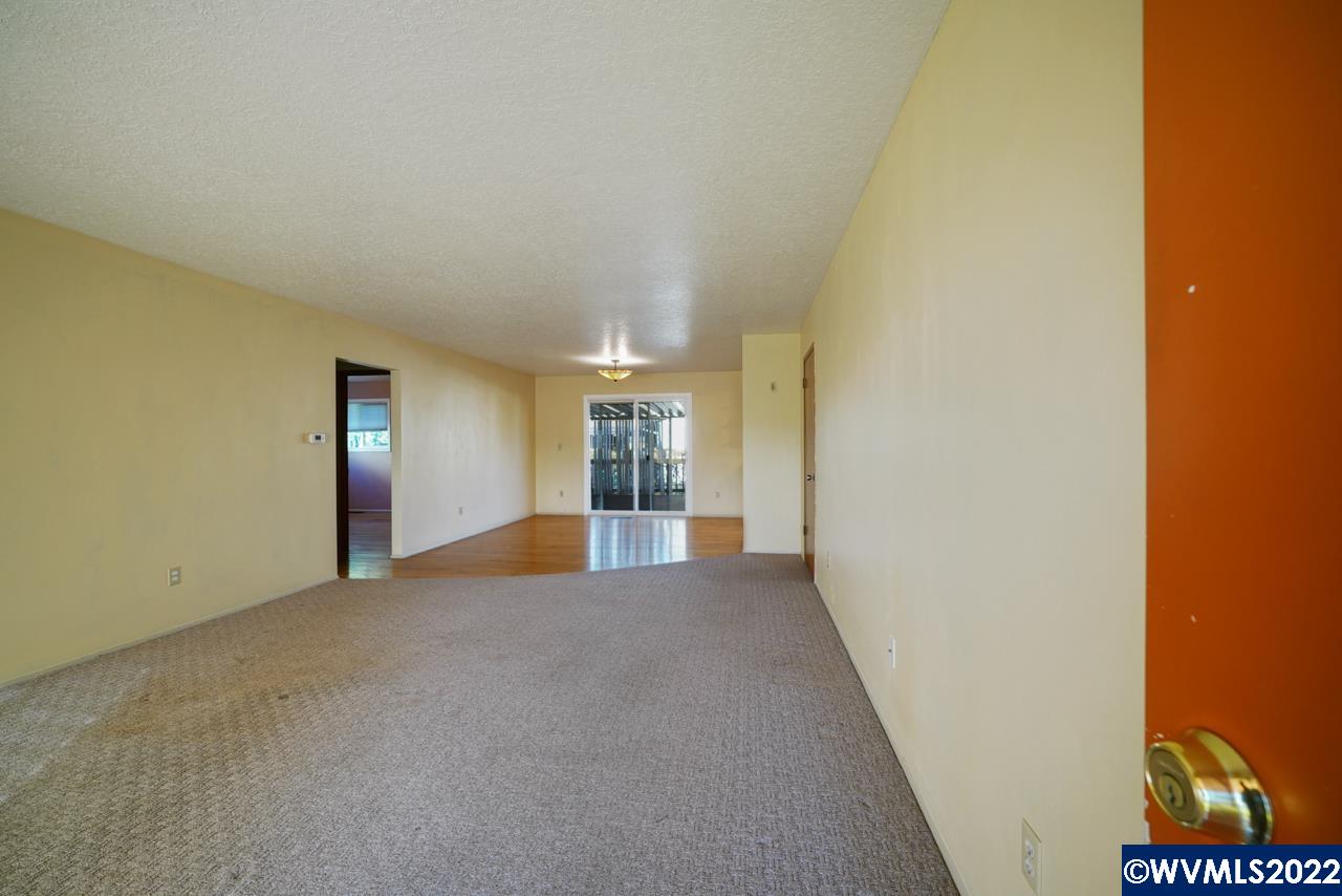 1104 Stanfield Road Woodburn, OR 97071 - Photo 6 of 31