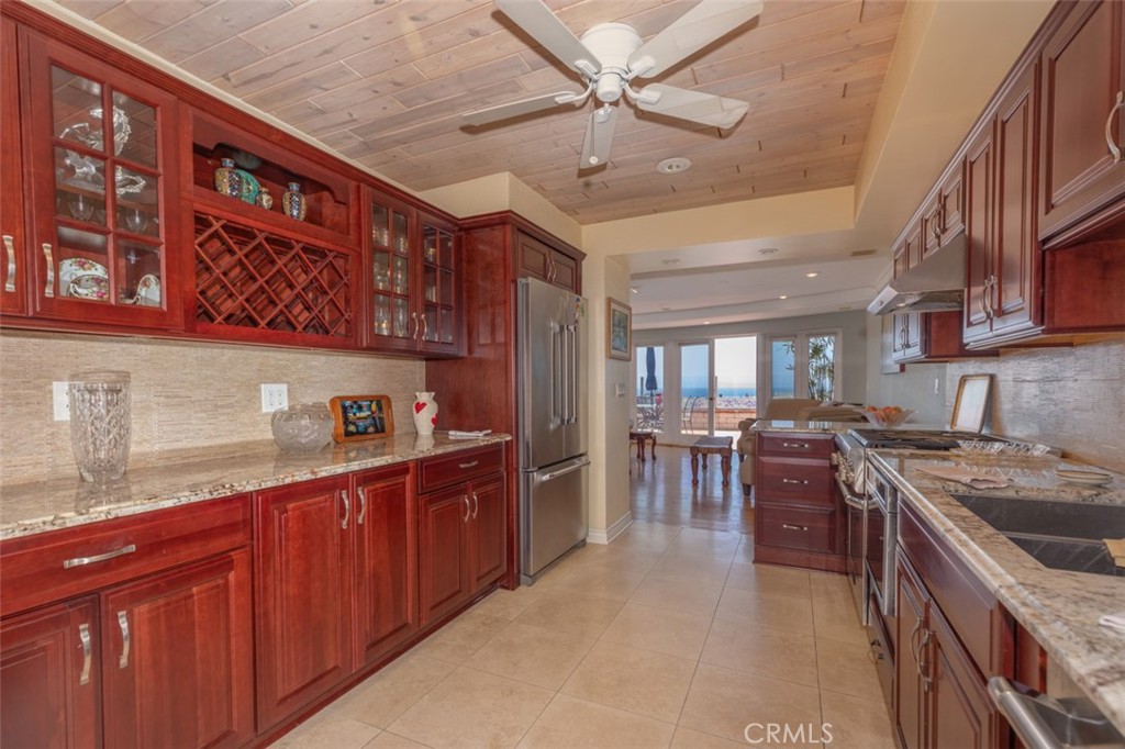 33571 Binnacle Drive Dana Point, CA 92629 - Photo 18 of 48 a kitchen with lots of counter top space