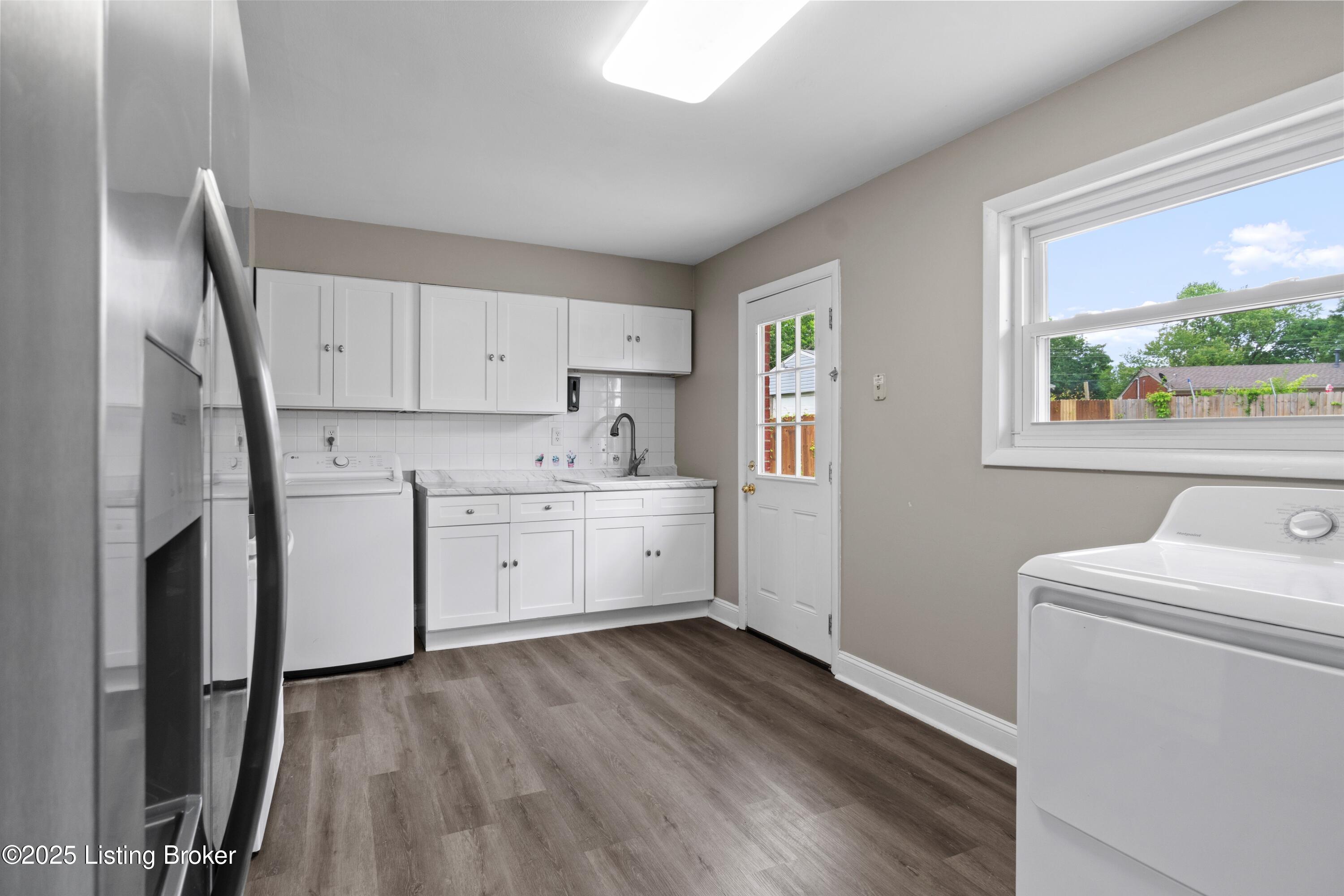 180 Valley Road Louisville, KY 40229 - Photo 11 of 29 dsc05031