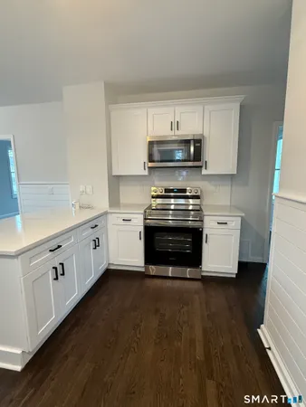 $3,200 | 349 Marlborough Terrace, Unit 2, Fairfield, CT 06825