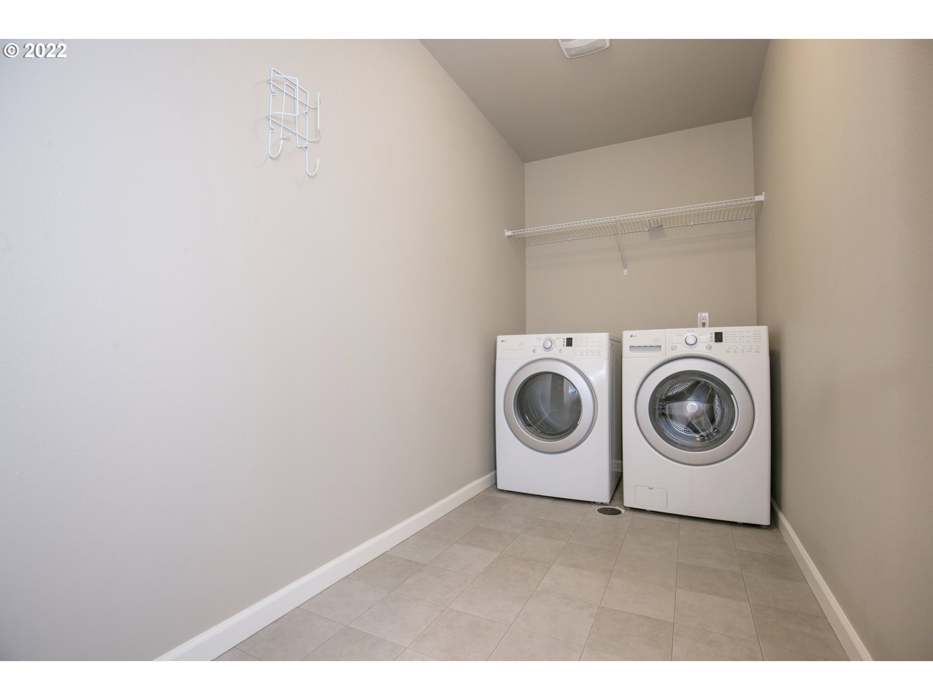 4106 North 5th Way Ridgefield, WA 98642 - Photo 15 of 26 a utility room with dryer and washer
