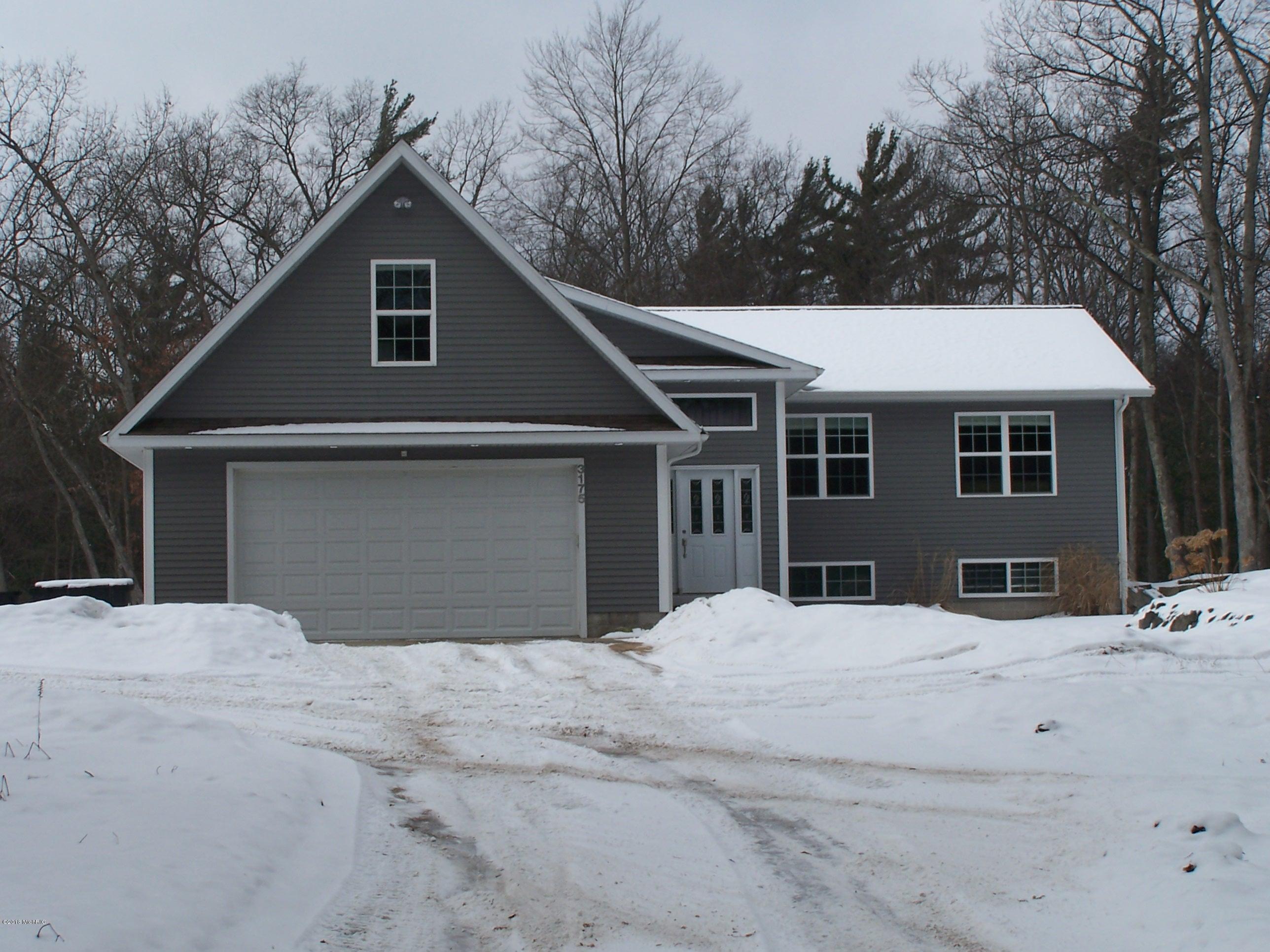 3175 Russell Road Muskegon, MI 49445 - Photo 2 of 31 100_9976