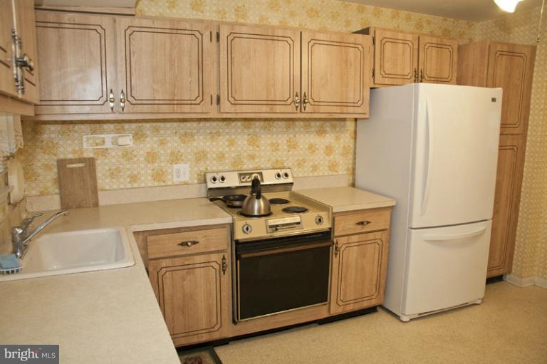 3514 Kings Point Road Randallstown, MD 21133 - Photo 11 of 29 Kitchen