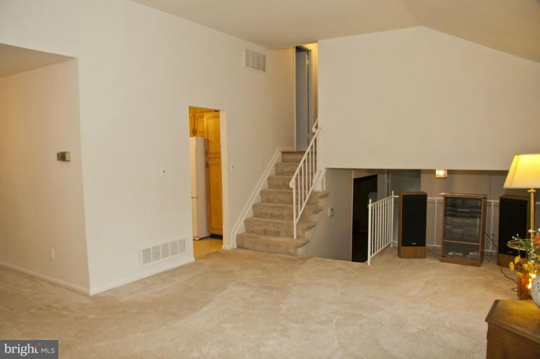 3514 Kings Point Road Randallstown, MD 21133 - Photo 17 of 29 Living Room