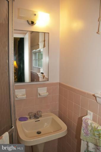 3514 Kings Point Road Randallstown, MD 21133 - Photo 27 of 29 Bath (Master)