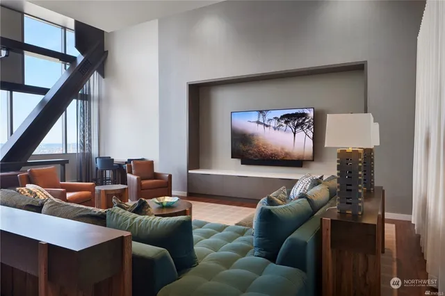 $10,995 | 1340 4th Avenue, Unit 5706, Seattle, WA 98101