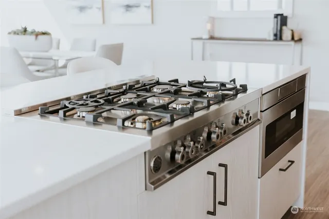 $10,995 | 1340 4th Avenue, Unit 5706, Seattle, WA 98101