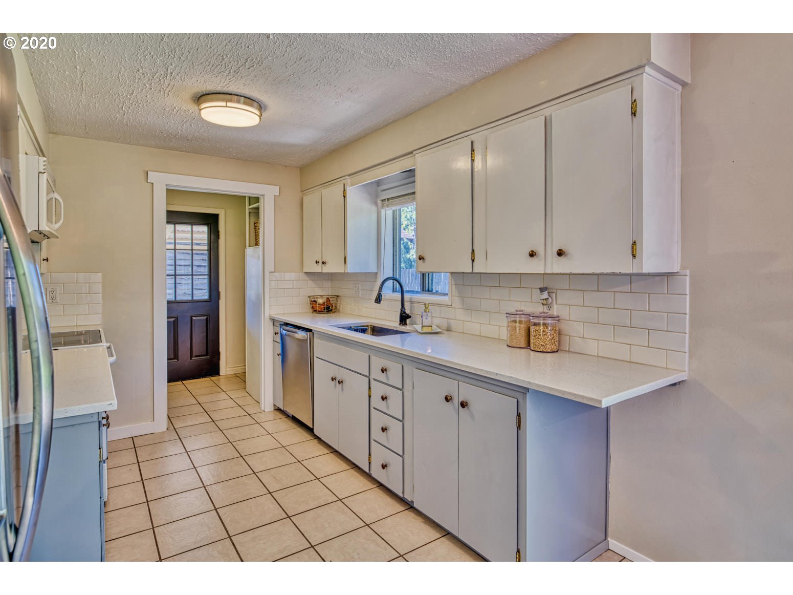 568 Springdale Avenue Springfield, OR 97477 - Photo 11 of 32