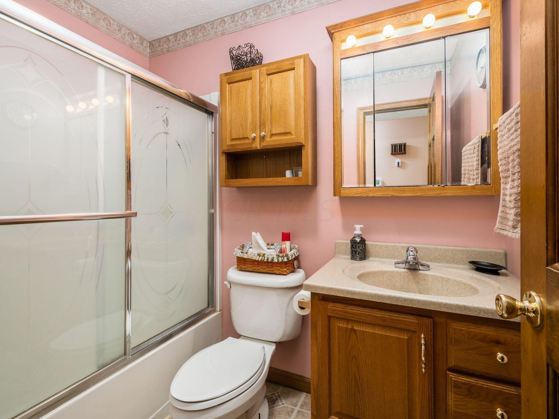 6029 Moore Road Delaware, OH 43015 - Photo 22 of 61 2nd Full Bath
