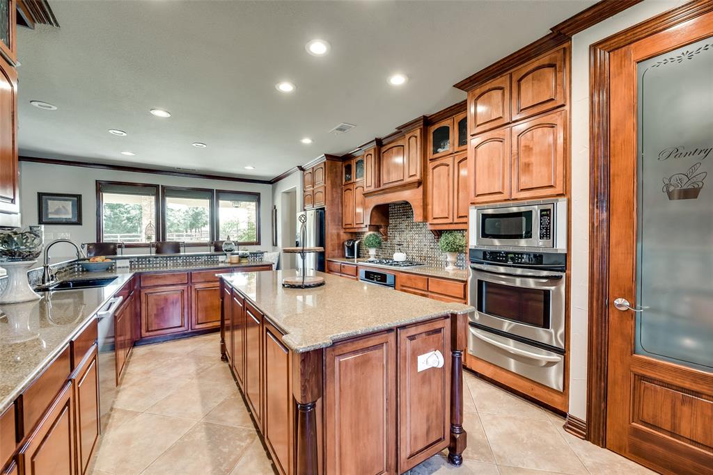 2012 Winthrop Hill Road Denton, TX 76226 - Photo 13 of 40