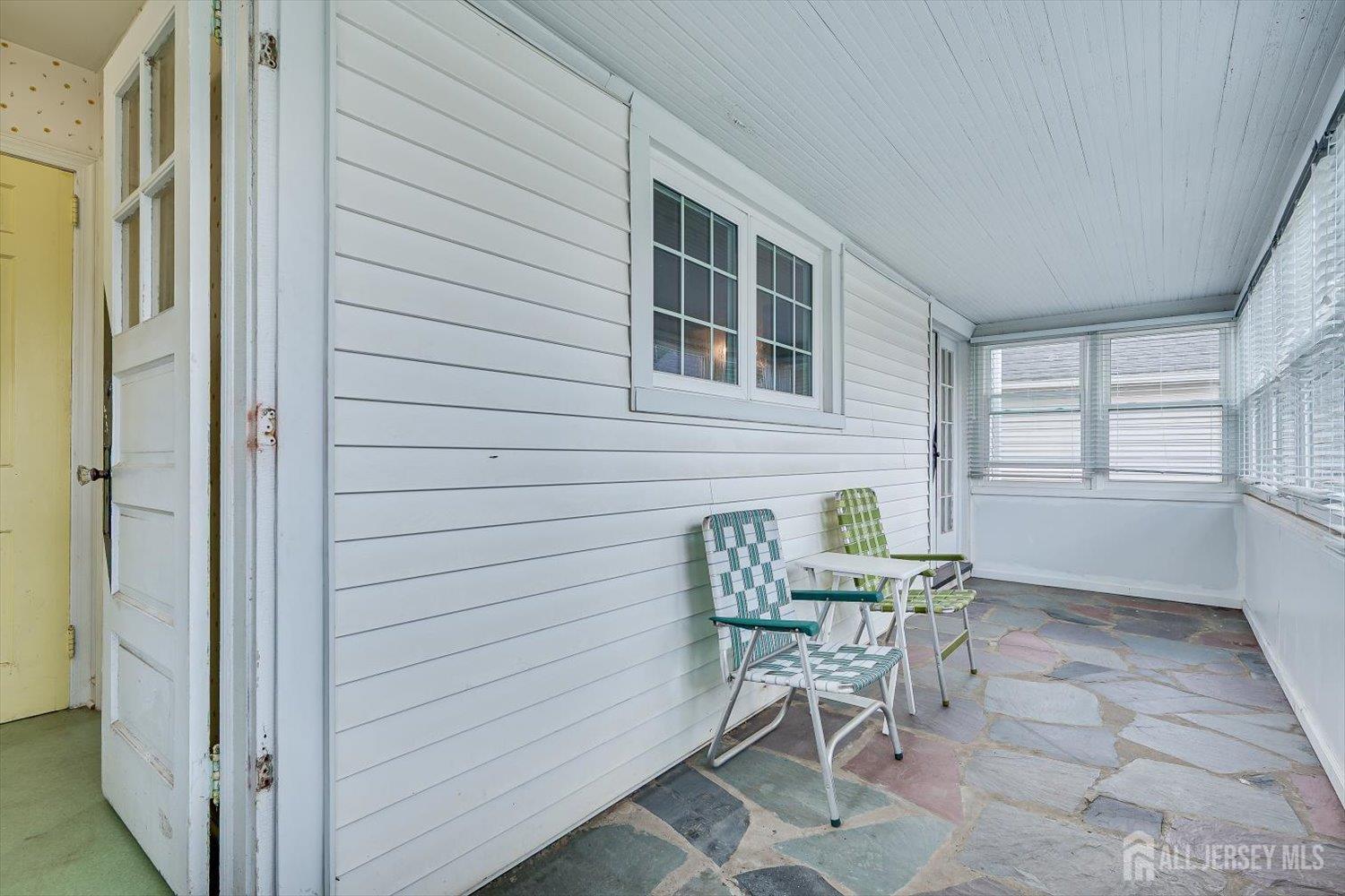 289 Hazel Place Union, NJ 07083 - Photo 12 of 23
