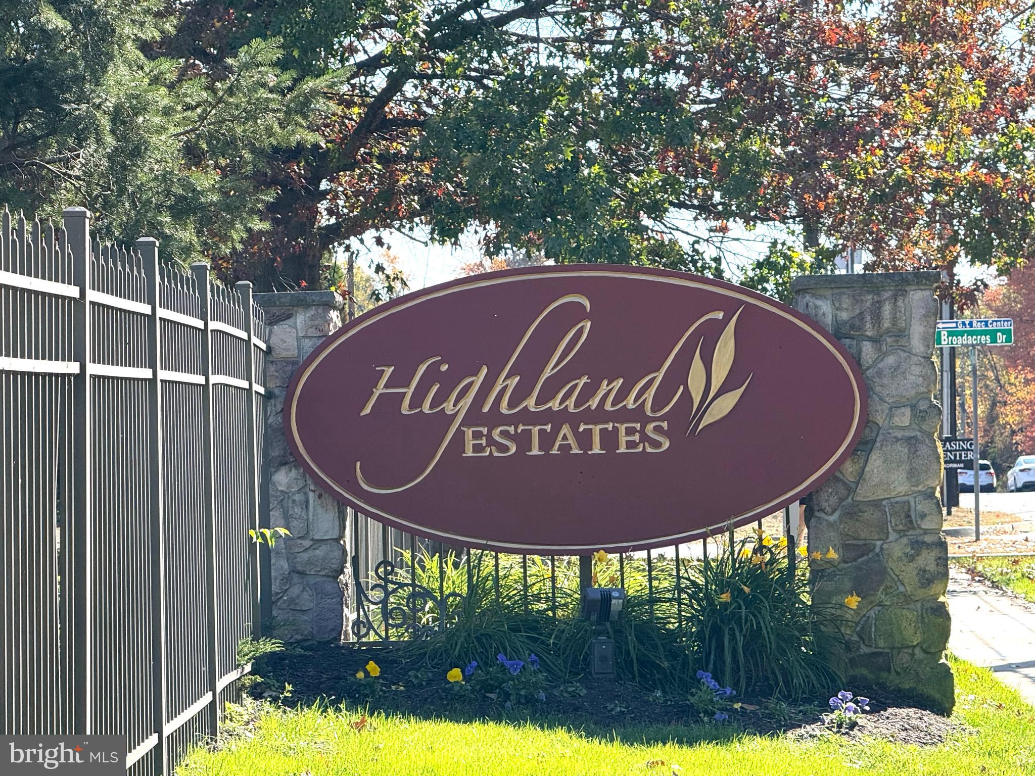 524 Highland Estates Clementon, NJ 08021 - Photo 2 of 22 a view of a back yard