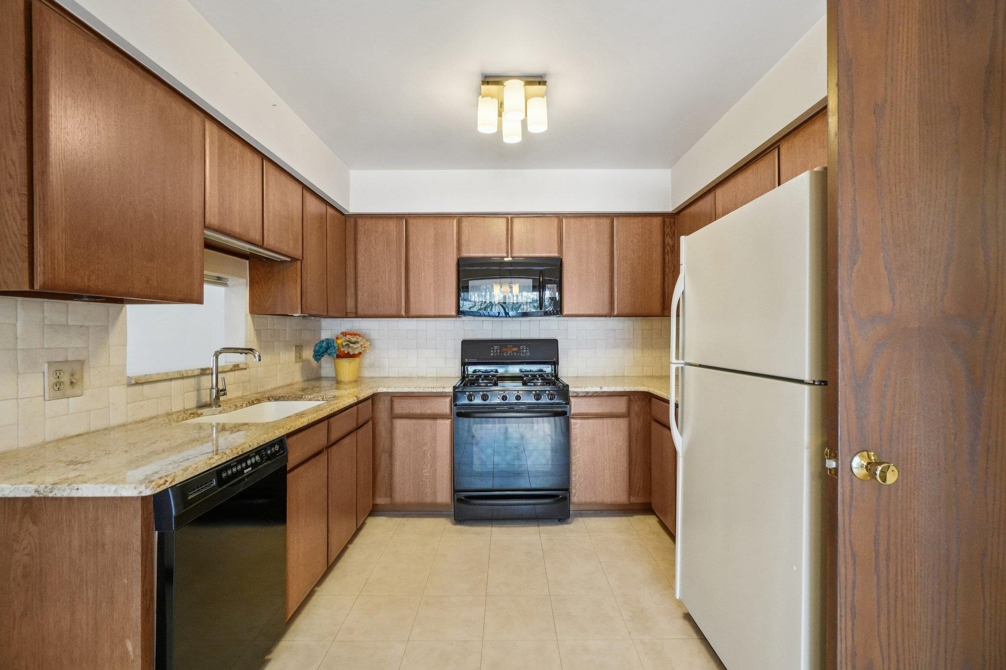 1725 Streamwood Drive Rochester Hills, MI 48309 - Photo 11 of 31