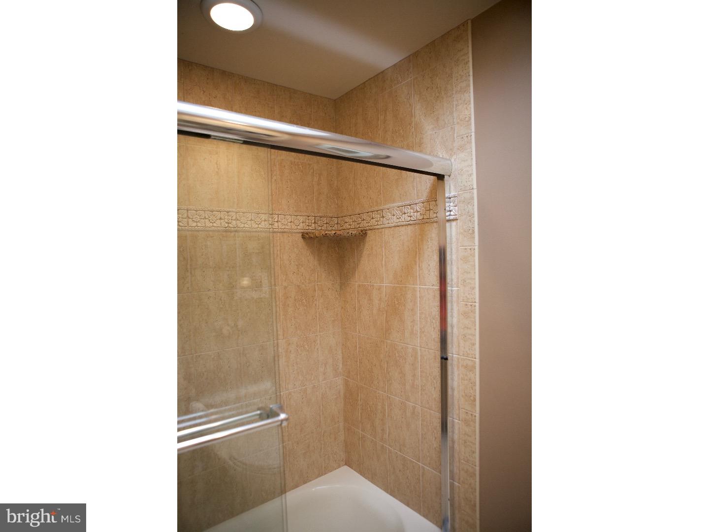 12512 Torrey Road Philadelphia, PA 19154 - Photo 15 of 22 Bathroom