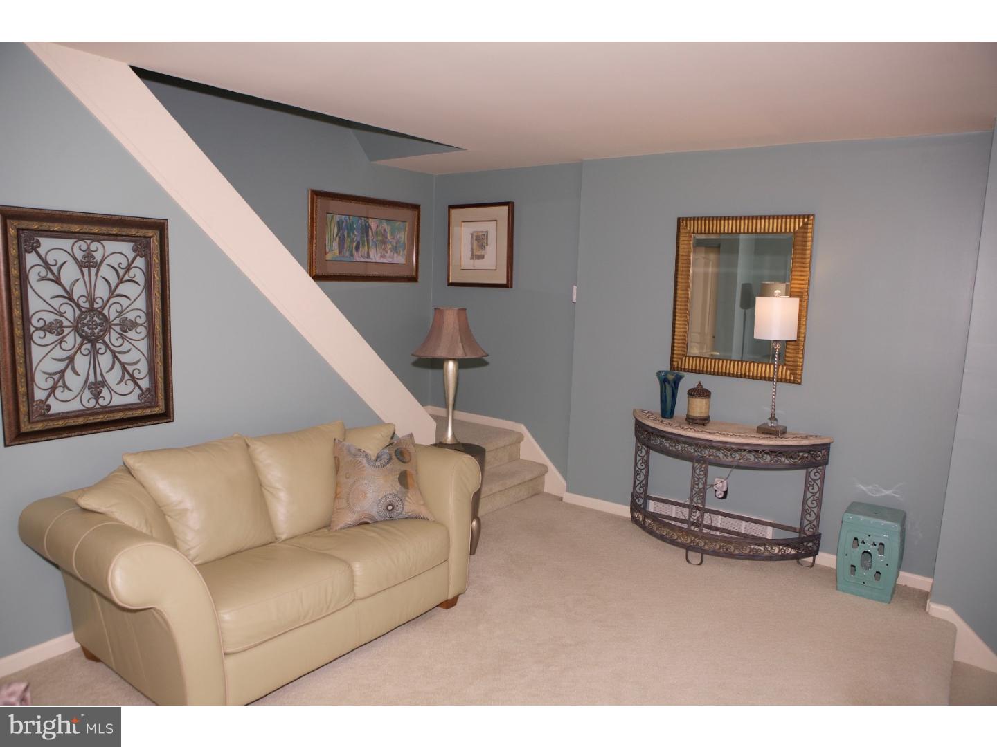 12512 Torrey Road Philadelphia, PA 19154 - Photo 7 of 22 Living Room