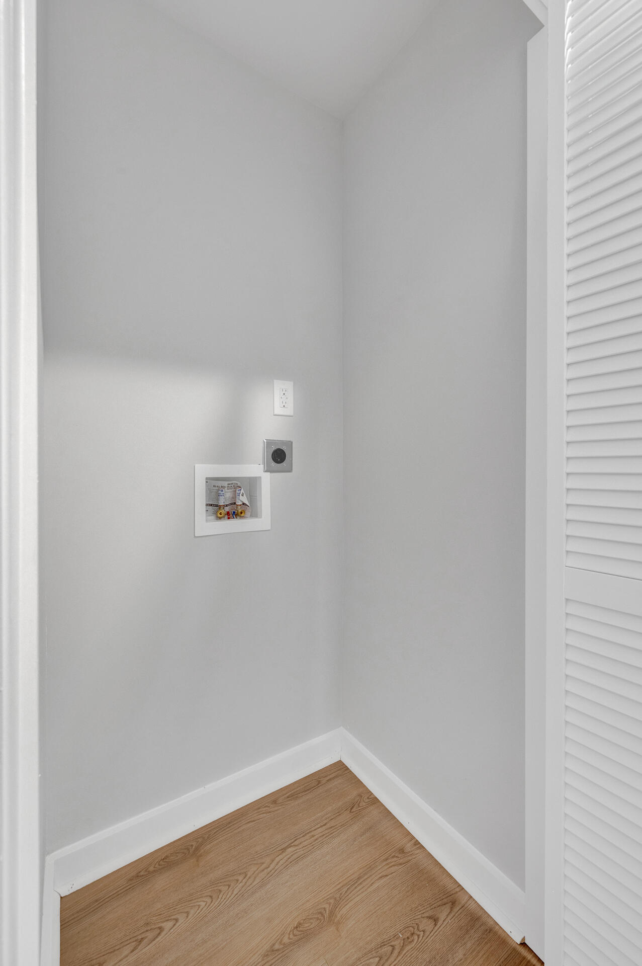 2512 Bennett Yard Road, Unit B North Charleston, SC 29405 - Photo 21 of 24 Washer Dryer Hookups