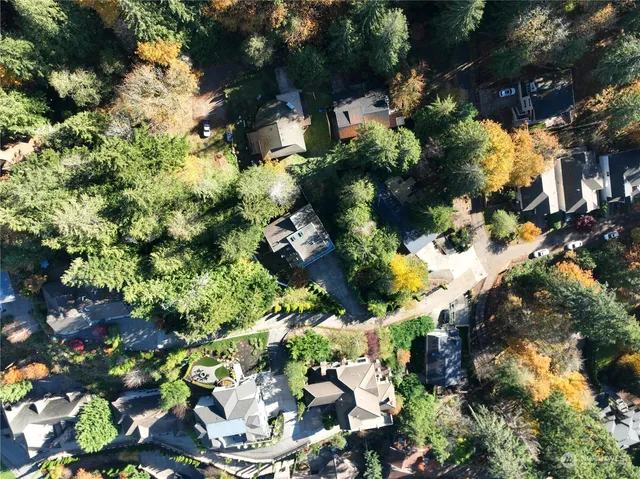 $149,900 | 1518 207th Avenue Northeast, Sammamish, WA 98074