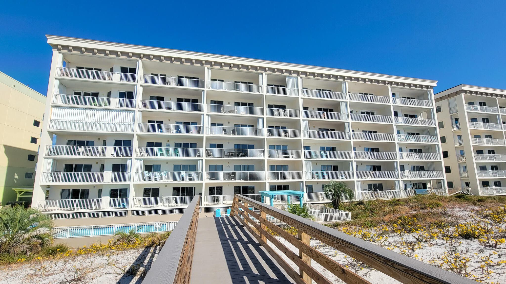 376 Santa Rosa Boulevard, Unit 115 Fort Walton Beach, FL 32548 - Photo 25 of 37 a view of a large building