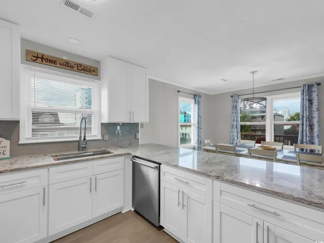 $819,999 | 206 30th Avenue North, North Myrtle Beach, SC 29582