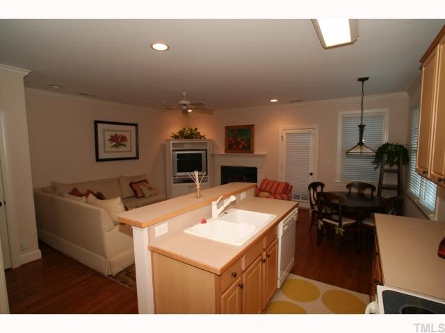 810 Cotton Exchange Court Raleigh, NC 27608 - Photo 4 of 9 Gallery Image 4