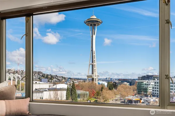 $899,000 | 2821 2nd Avenue, Unit 1004, Seattle, WA 98121